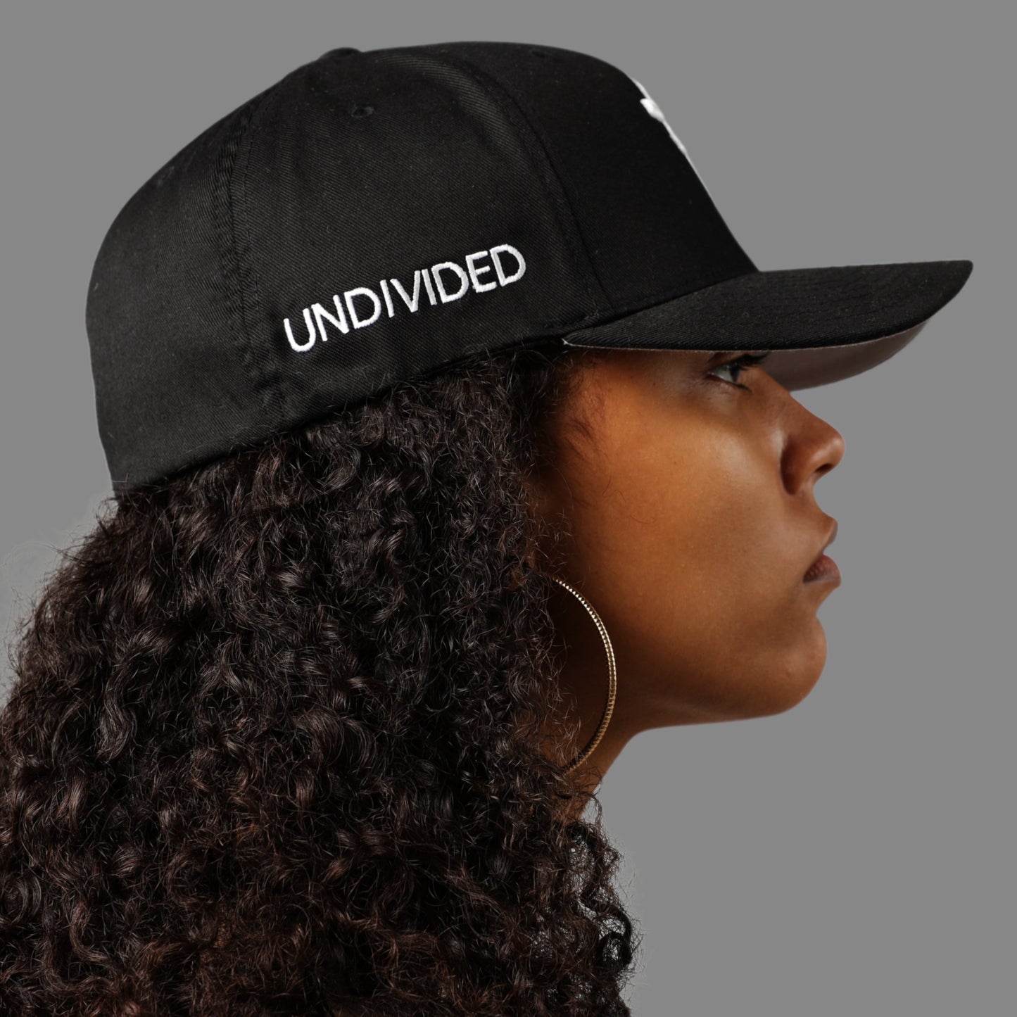 XL - XXL FITTED CAP ( Black & White)