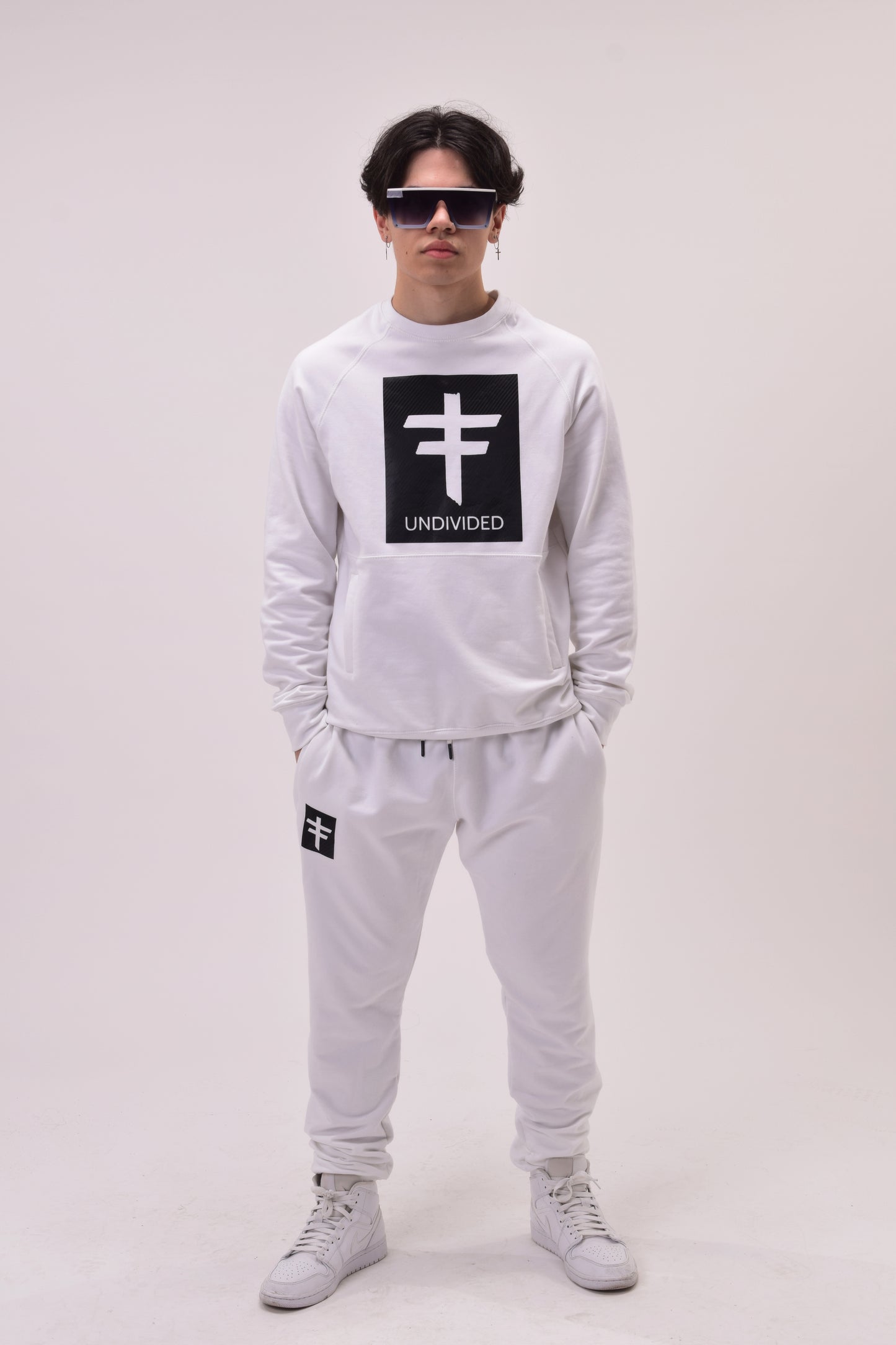 UNDIVIDED White Sweatshirt Tarcksuit with Carbon Fibre Print