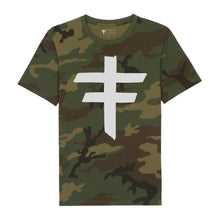 Charger l&#39;image dans la galerie, T-shirt camouflage avec logo surdimensionné
